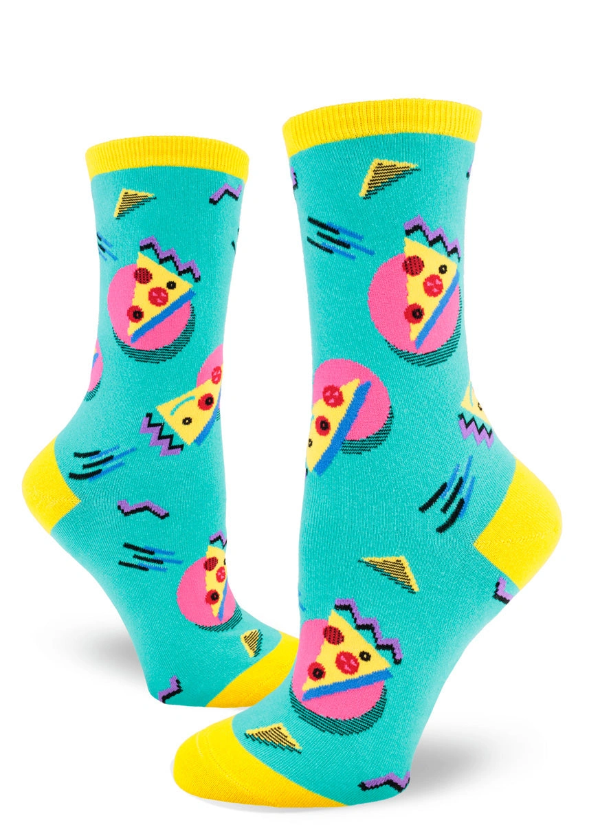 Retro Pizza Vibes: 80s Women's Crew - Level Up Your Style!
